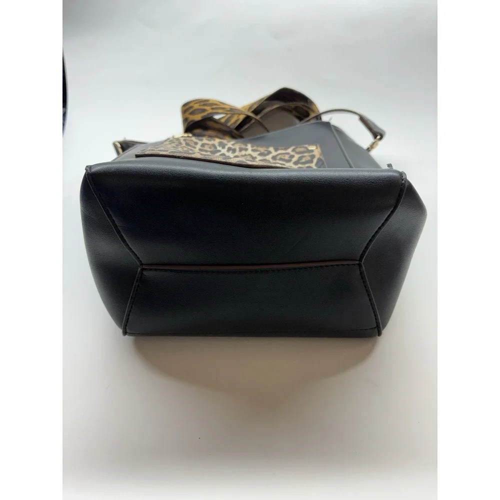 Wrangler Black‎ Bucket Vegan Leather Guitar Animal Print Strap & Removable Pouch